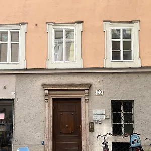 https://zimmer-elfi.salzburghotels.net