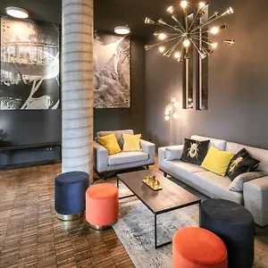 4* Appart hôtel Adina Serviced