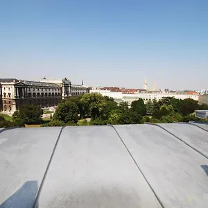 Next To Stateopera With Aircondition Viena